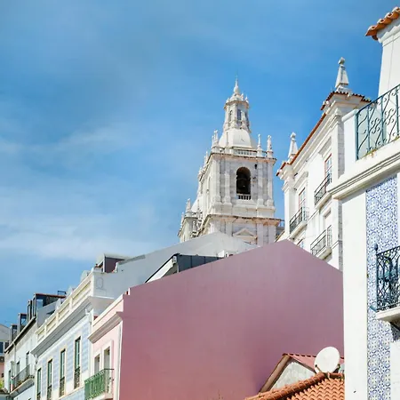 Curva Do 28, Alfama *