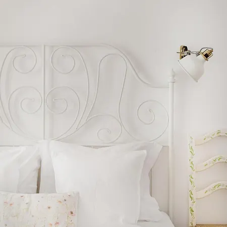 Curva Do 28 | Alfama Apartment Lisbon