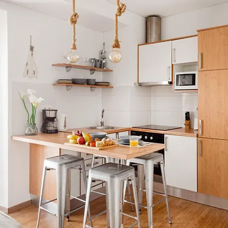 Curva Do 28 | Alfama Apartment Lisbon