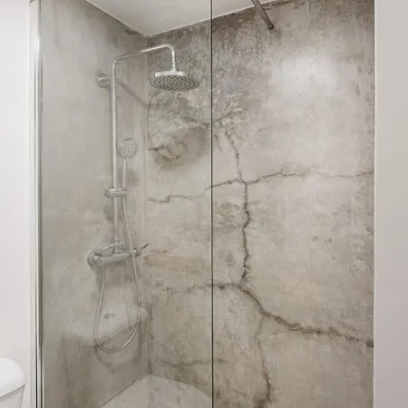 Curva Do 28 | Alfama 公寓